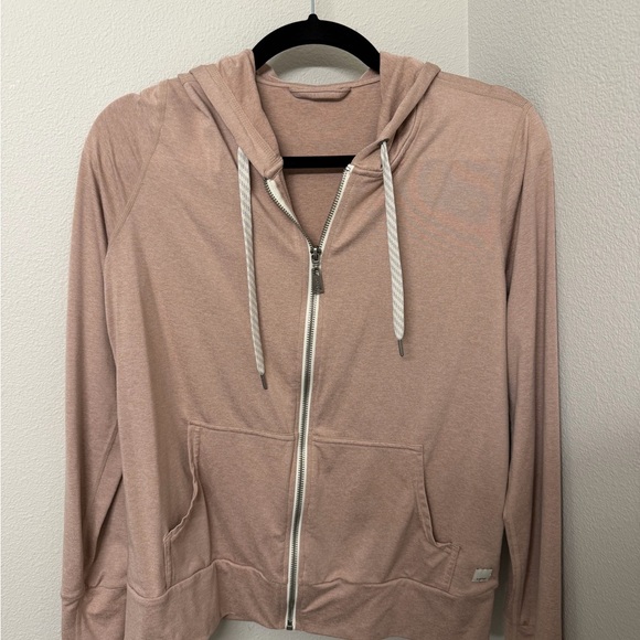 Vuori Tops - Vuori Halo Performance Hoodie - Light Mauve